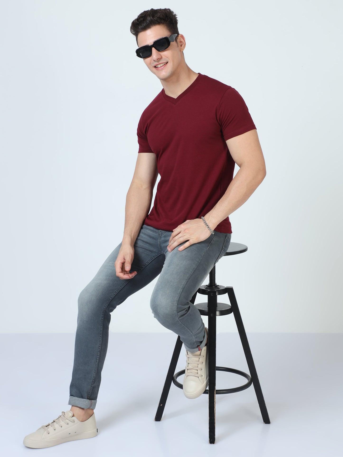  Maroon V Neck T Shirts for Men 